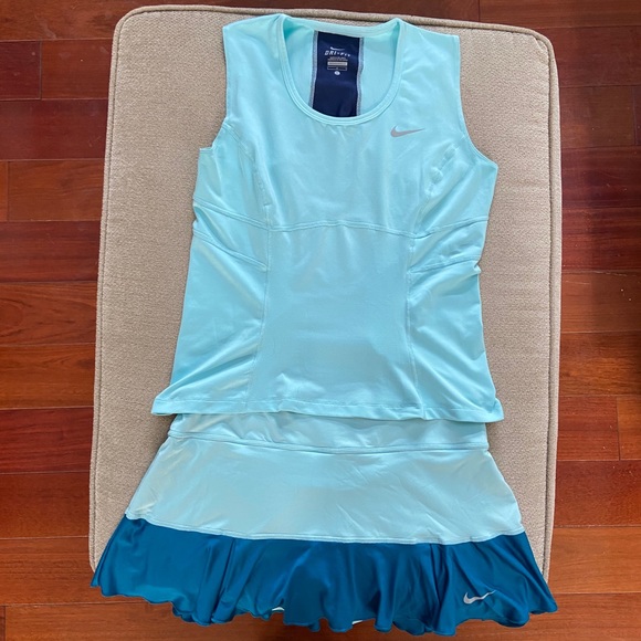 Nike Tops - Nike Dri Fit tennis outfit